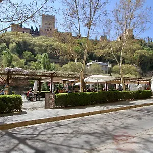 Apartment Inside Paseo De Tristes, Granada